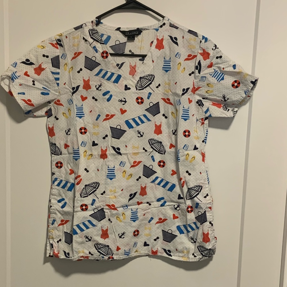 Summer/nautical print scrub top size S